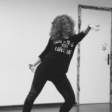 Влада Касинец