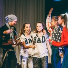 Open Art Studio at the Feel the beat