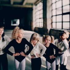 Яна Заец и ее воспитанницы для журнала LAPSET MAGAZINE