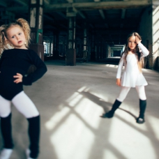 Яна Заец и ее воспитанницы для журнала LAPSET MAGAZINE