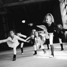 Яна Заец и ее воспитанницы для журнала LAPSET MAGAZINE